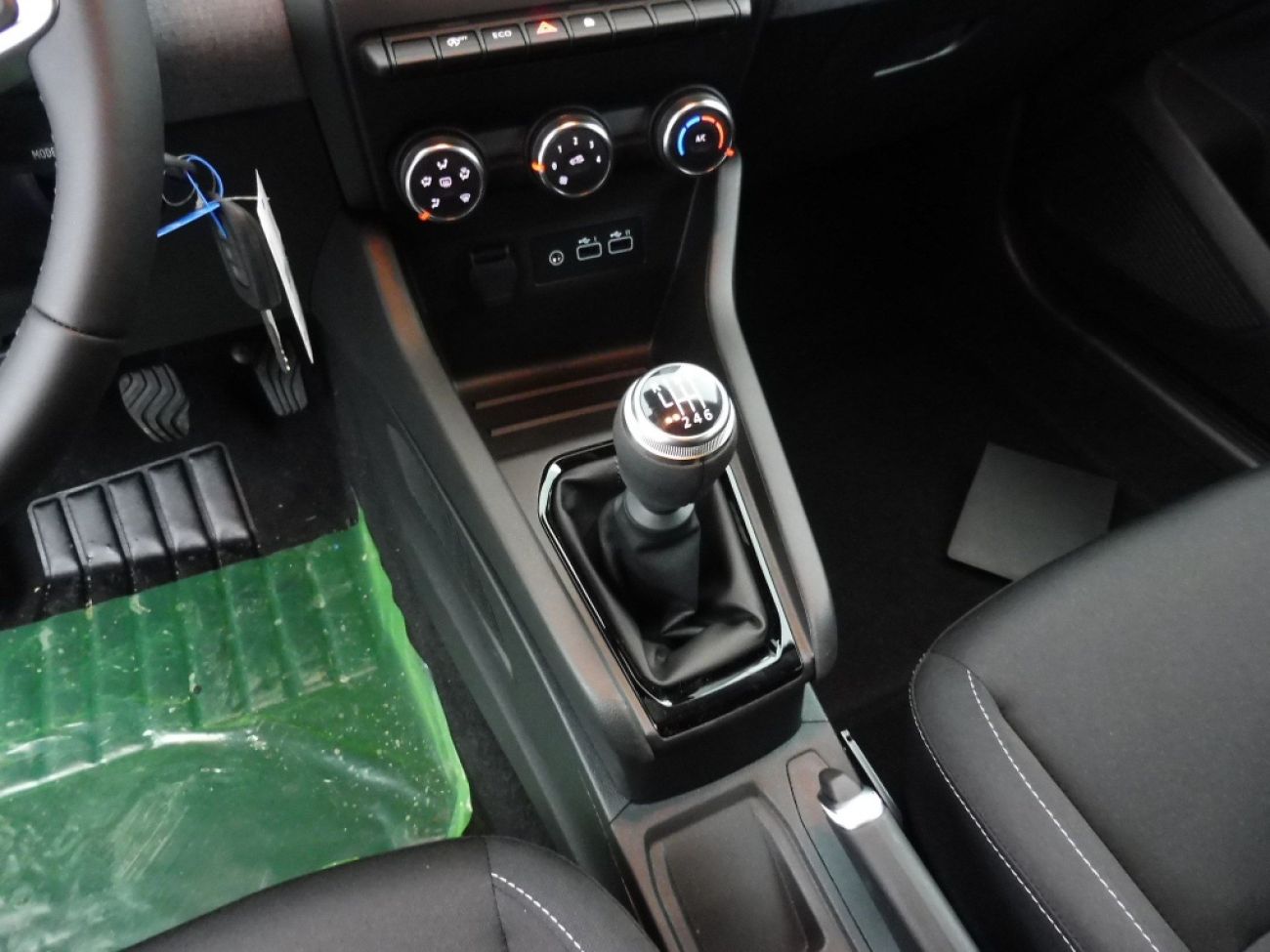 Mandataire RENAULT Clio 1.0 TCE 90CH GENERATION - 25