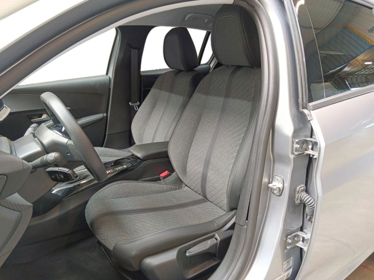 Mandataire PEUGEOT 208 1.2 100CH S&S ALLURE