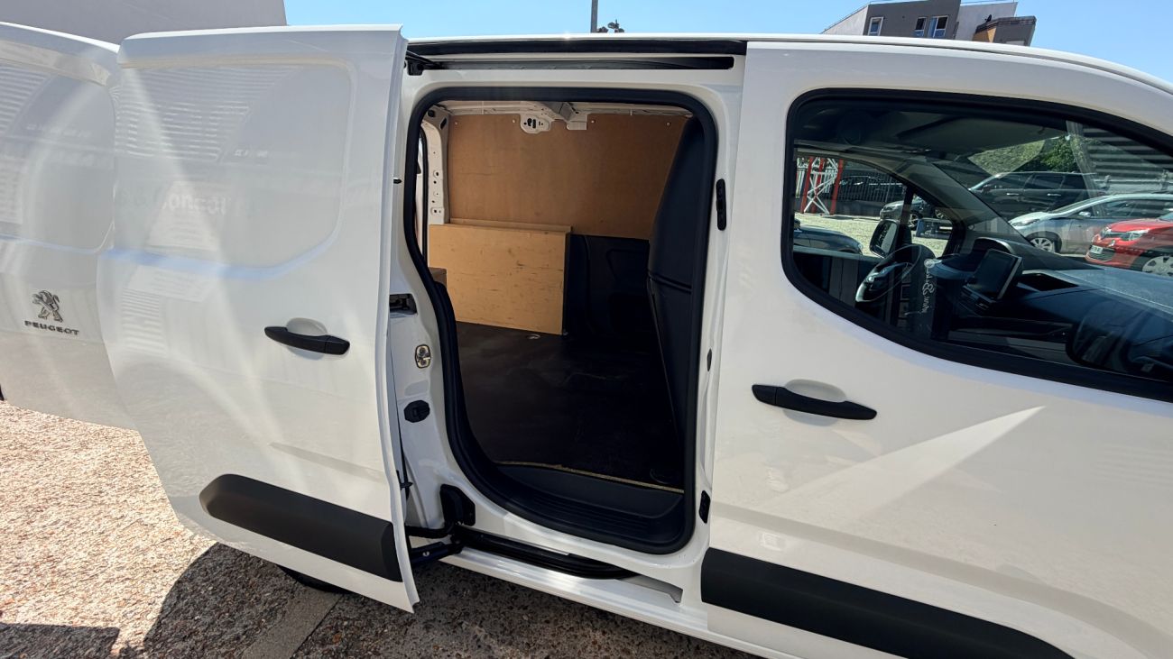 Mandataire PEUGEOT PARTNER FOURGON STANDARD 650 KG PURETECH 110 S&S BVM6 PREMIUM
