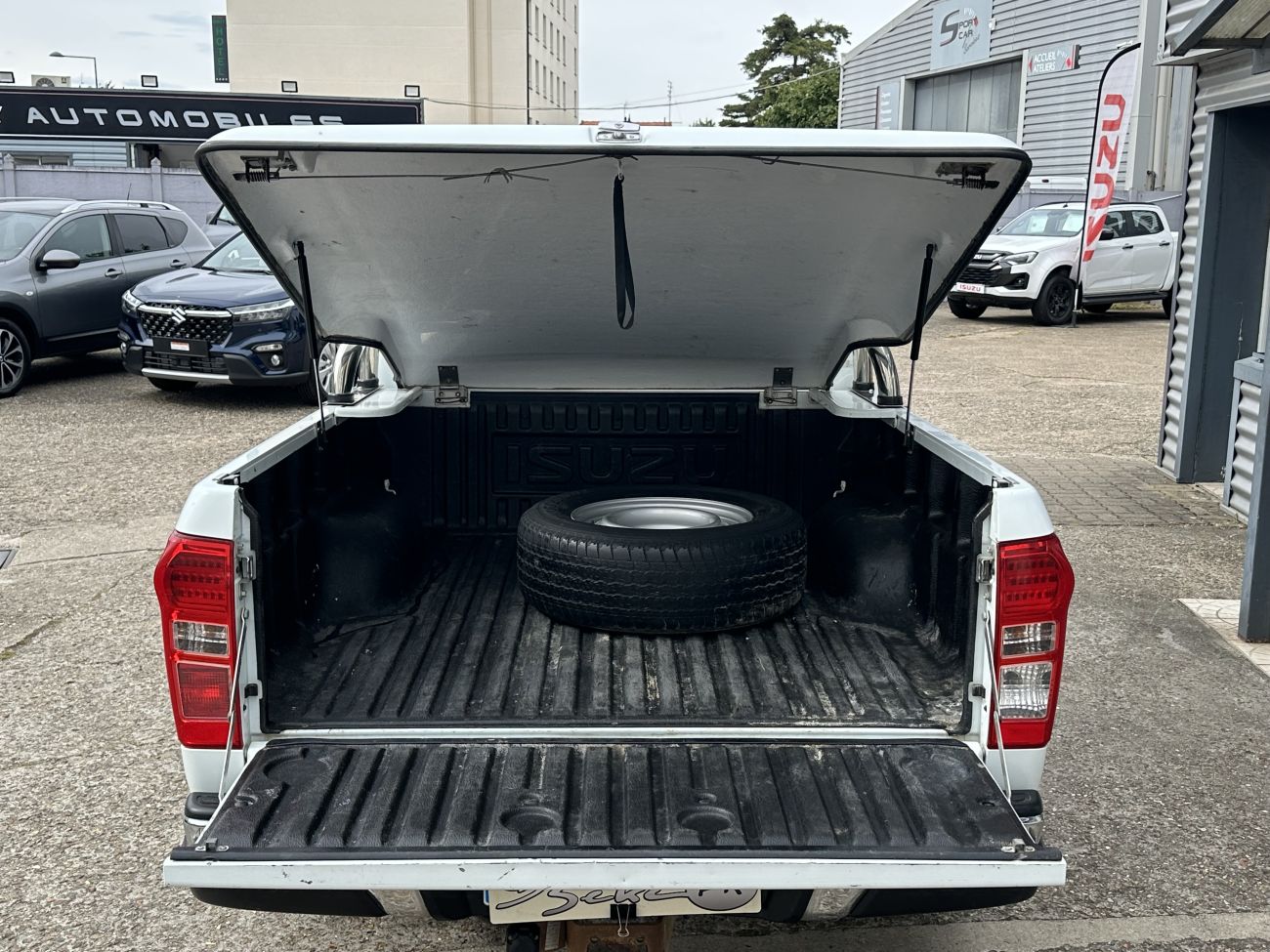 Mandataire ISUZU D-MAX 2.5 4X4 SPACE CAB SOLAR