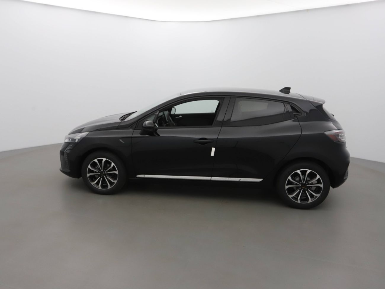 Mandataire RENAULT CLIO V 1.0 TCE 90CH TECHNO - 24