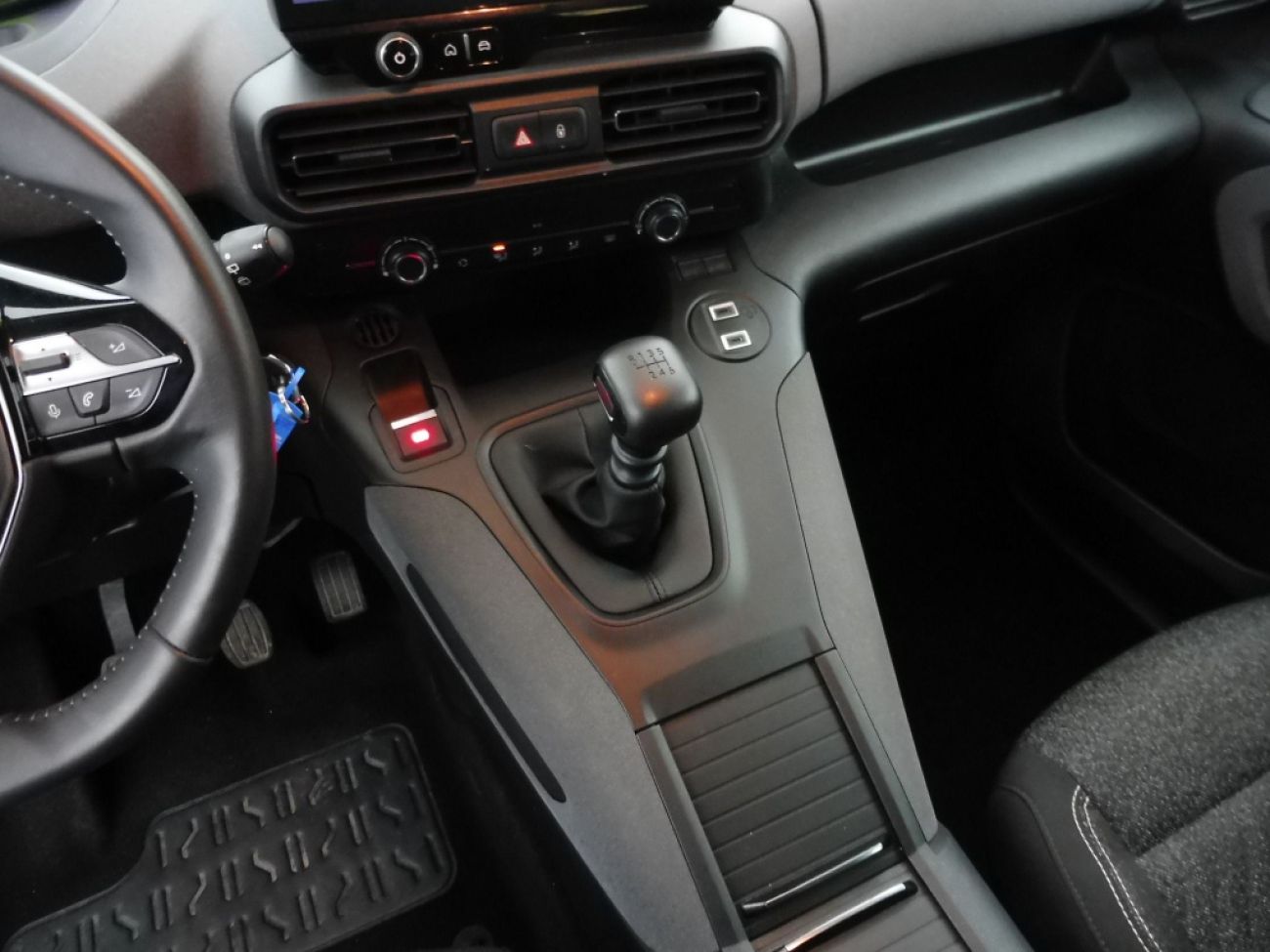 Mandataire PEUGEOT RIFTER TAILLE M - 1.5 BLUEHDI 100CH S&S ALLURE 5 PLACES
