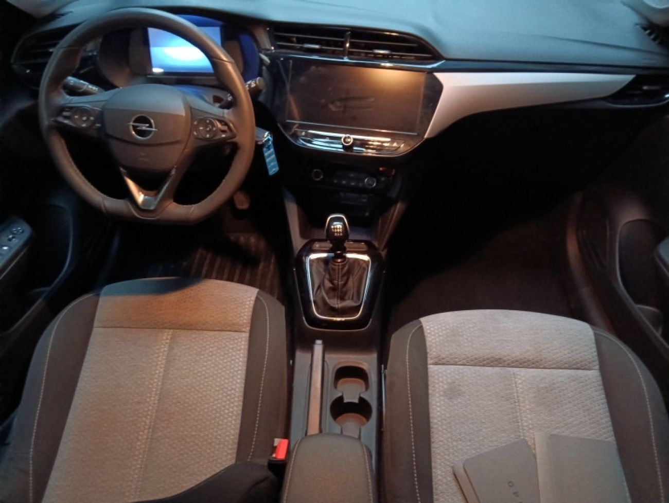 Mandataire Opel Corsa 1.2T 100base