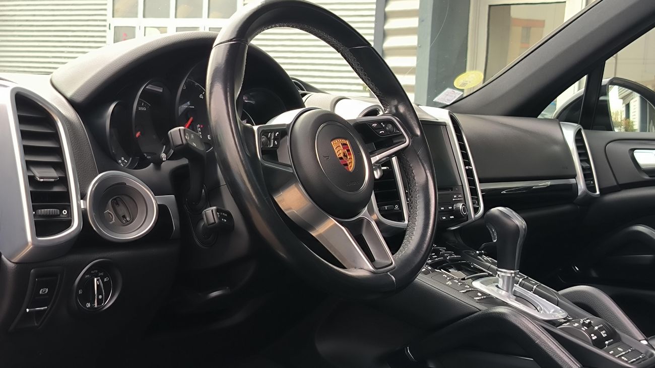 Mandataire PORSCHE CAYENNE 3.0D V6 262 ch Platinium Edition Tiptronic A