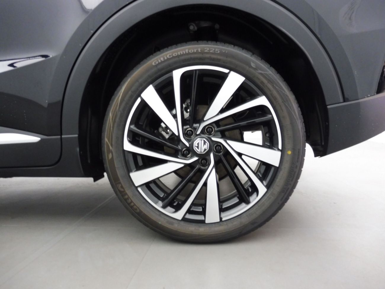 Mandataire MG ZS 1.5 HYBRID+ 197CH LUXURY