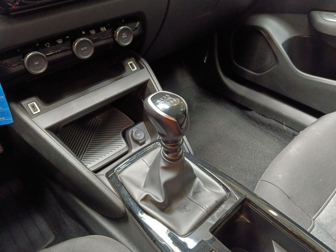Mandataire Citroën C4 X 1.2 PURETECH 100 FEEL