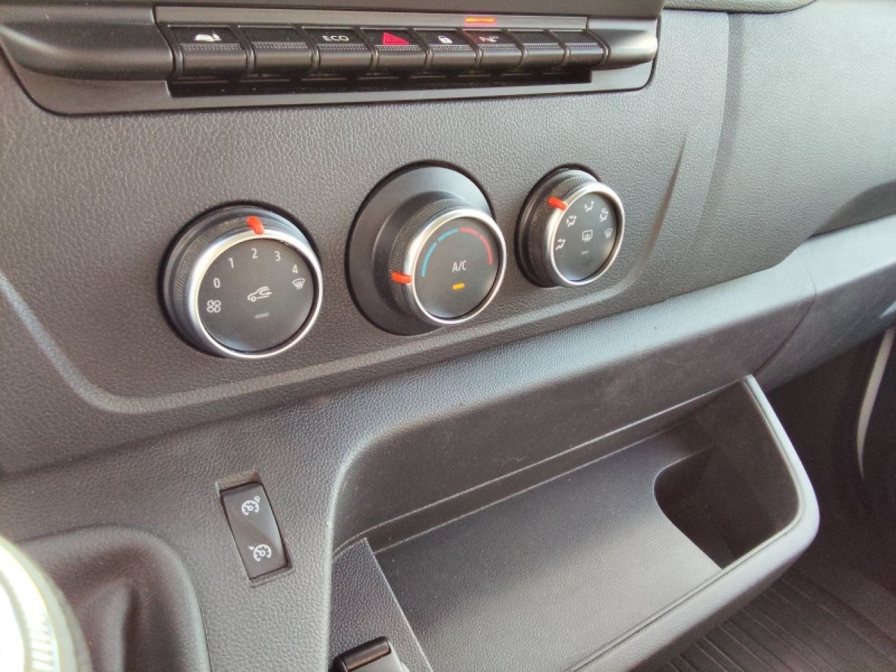 Mandataire RENAULT Master F3300 L2H2 2.3 BLUE DCI 135CH CONFORT EURO6