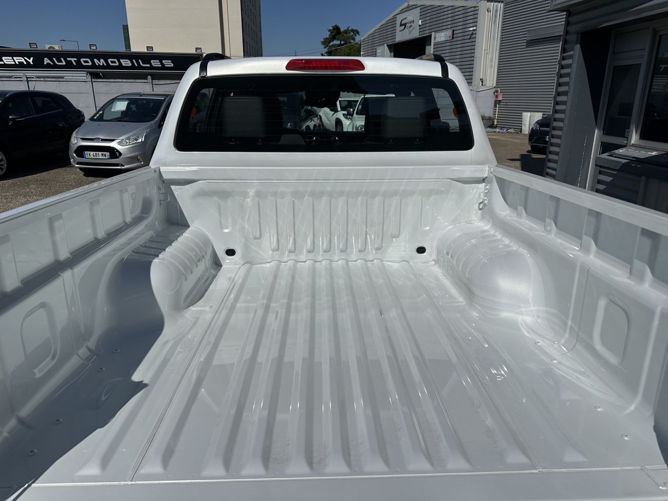 Mandataire ISUZU D-MAX CREW N60 NITRO SPORT 4X4 A/T 4 PLACES / PAS DE MALUS ECOLOGIQUE