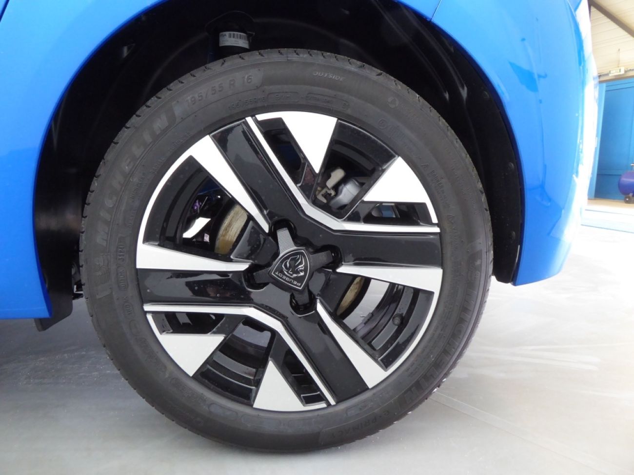 Mandataire PEUGEOT 208 1.2 100CH S&S ALLURE