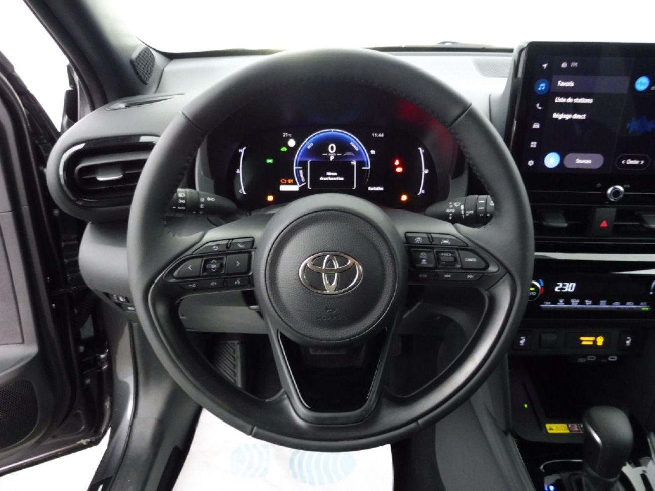 Mandataire TOYOTA YARIS CROSS 130H DESIGN