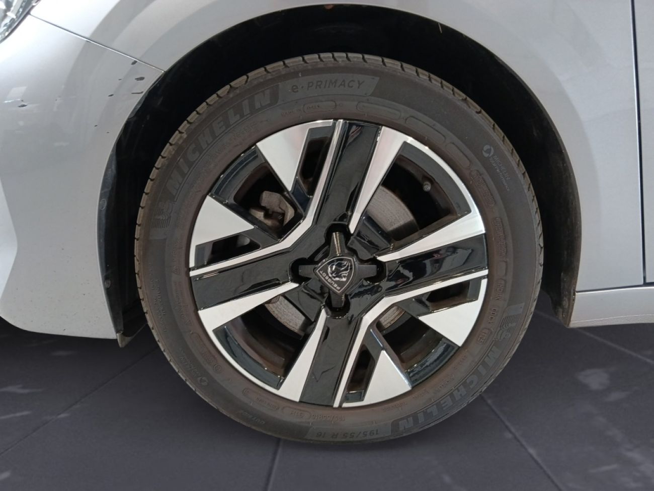 Mandataire PEUGEOT 208 1.2 100CH S&S ALLURE