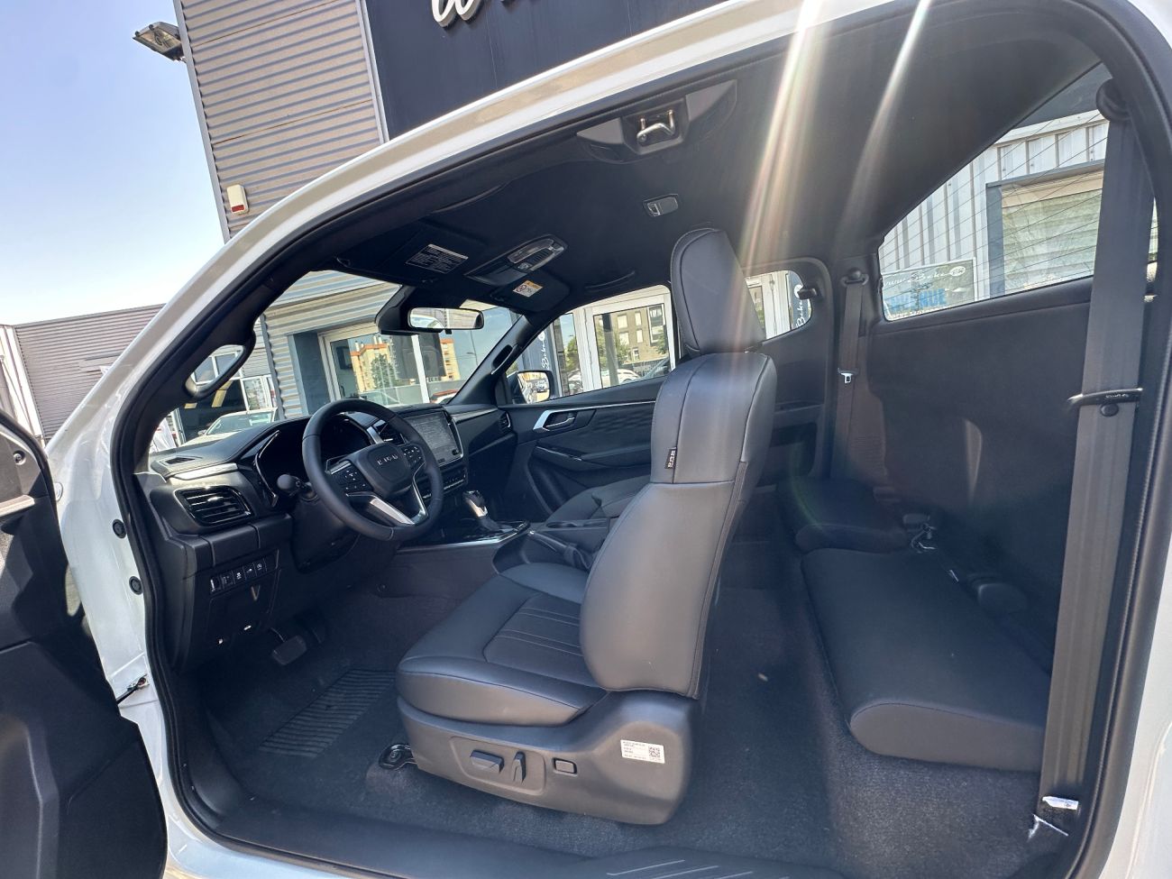 Mandataire ISUZU D-MAX NOUVEAU 2.2L SPACE PRESTIGE