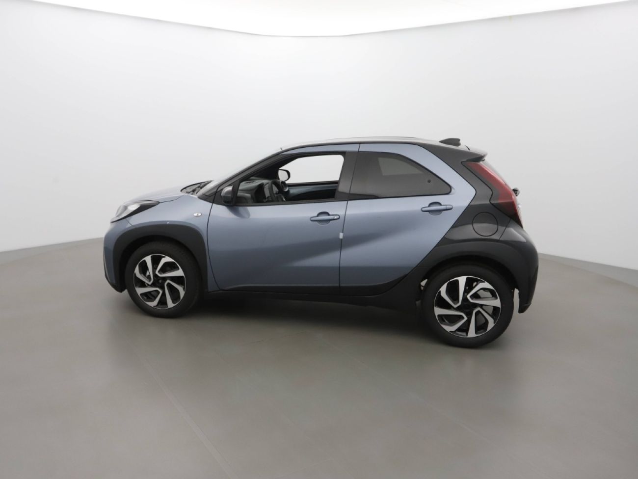 Mandataire TOYOTA AYGO X 1.0 VVT-I 72CH TEAM PLAYER