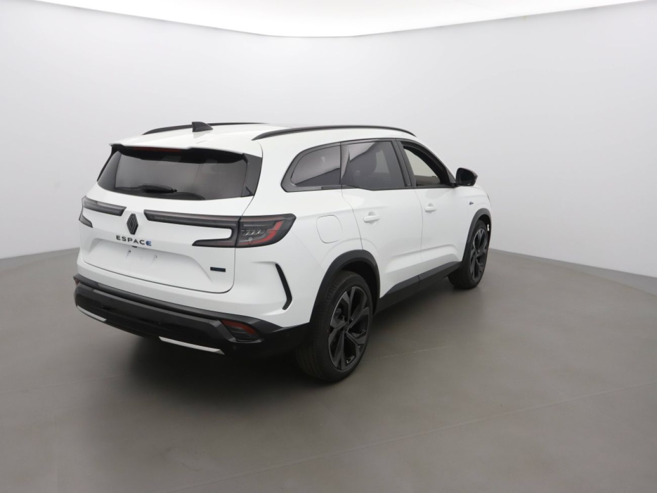 Mandataire RENAULT ESPACE VI 1.2 E-TECH FULL HYBRID 200CH ESPRIT ALPINE 7 PLACES - 24