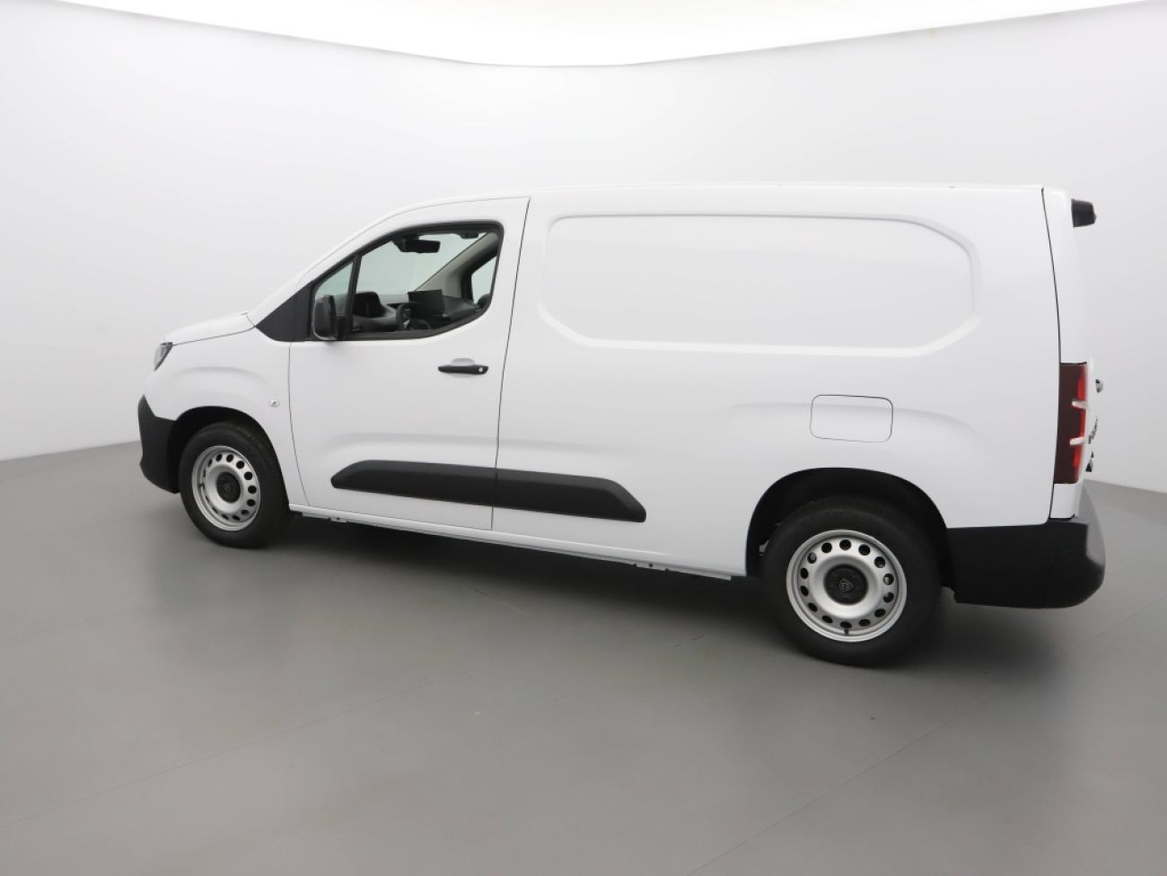 Mandataire PEUGEOT Partner XL 950KG BLUEHDI 130CH S&S EAT8