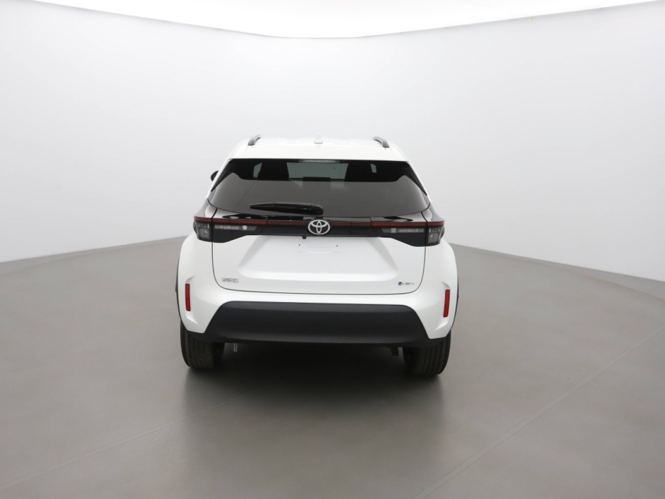 Mandataire TOYOTA YARIS CROSS 130H DESIGN