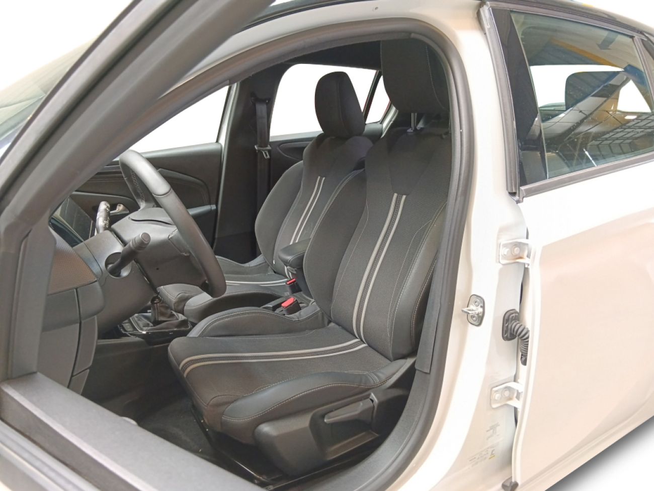 Mandataire Opel Corsa 1.2T 100gs