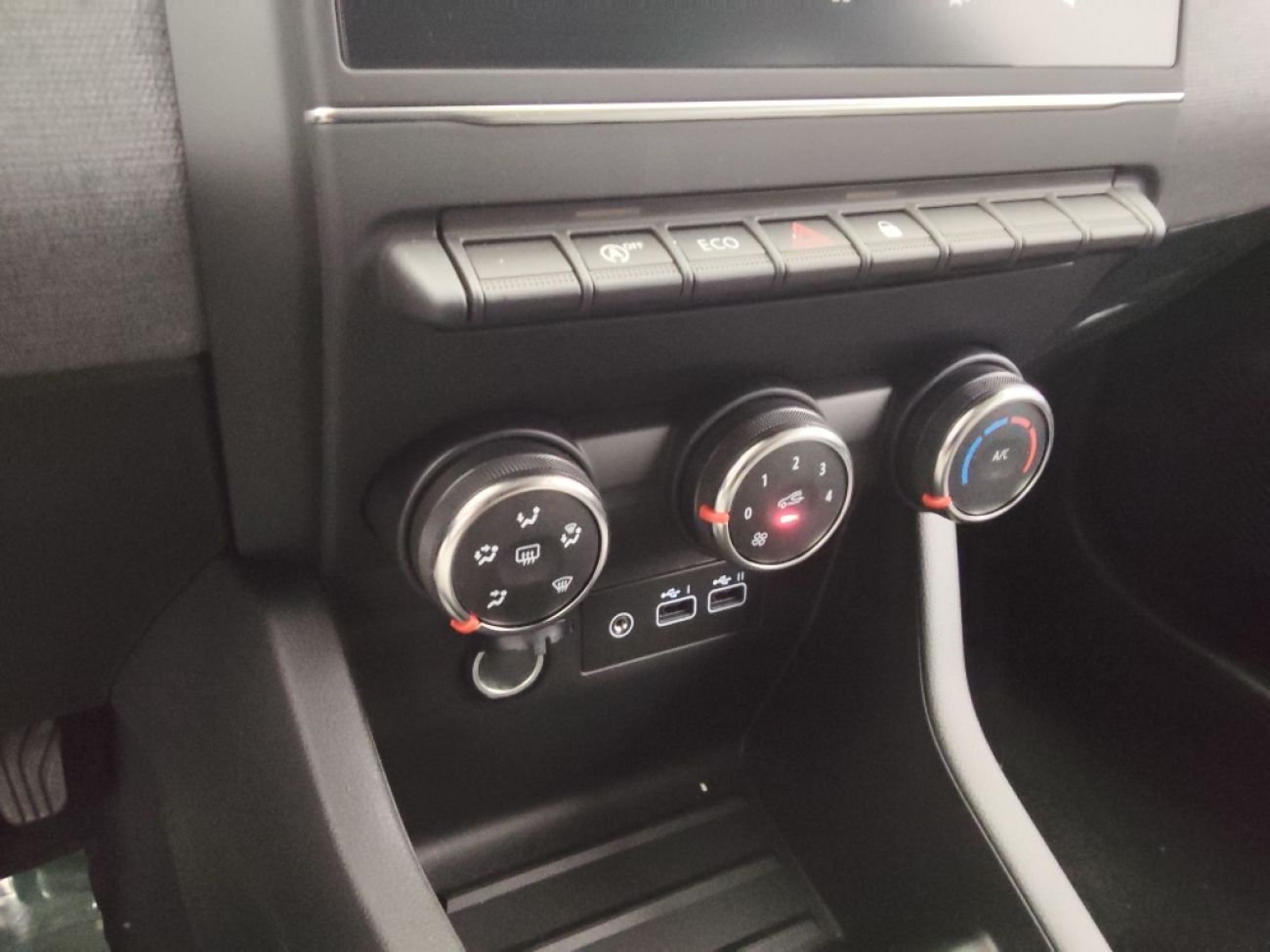 Mandataire RENAULT Clio 1.5 DCI 100CH EVOLUTION - 25