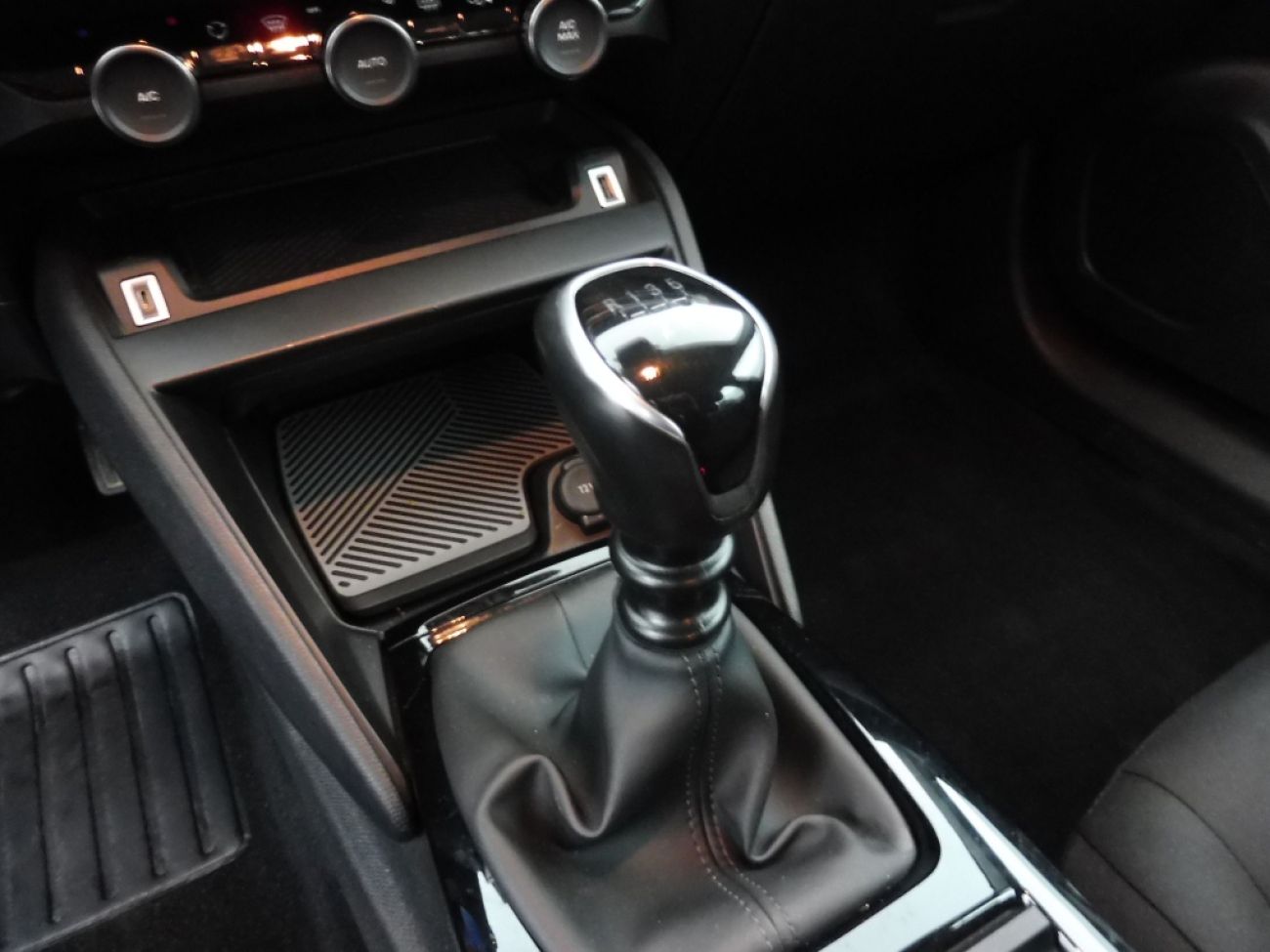 Mandataire Citroën C4 X 1.2 PURETECH 100 FEEL