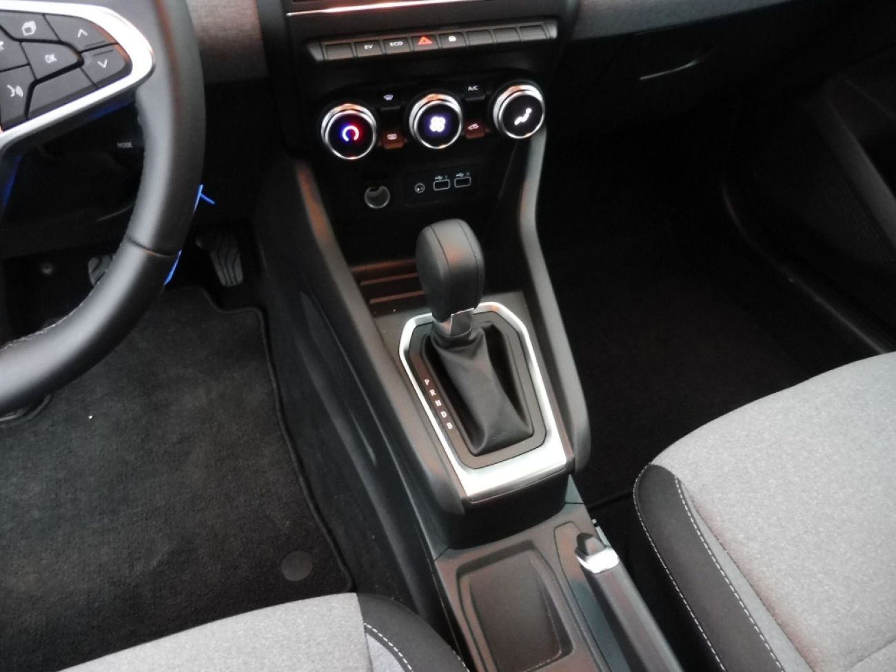 Mandataire RENAULT Clio 1.6 E-TECH 145CH FULL HYBRID EVOLUTION - 25