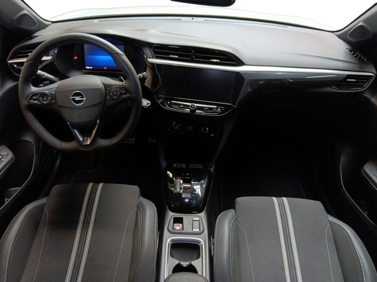 Mandataire Opel Corsa 1.2T 100 ATgs