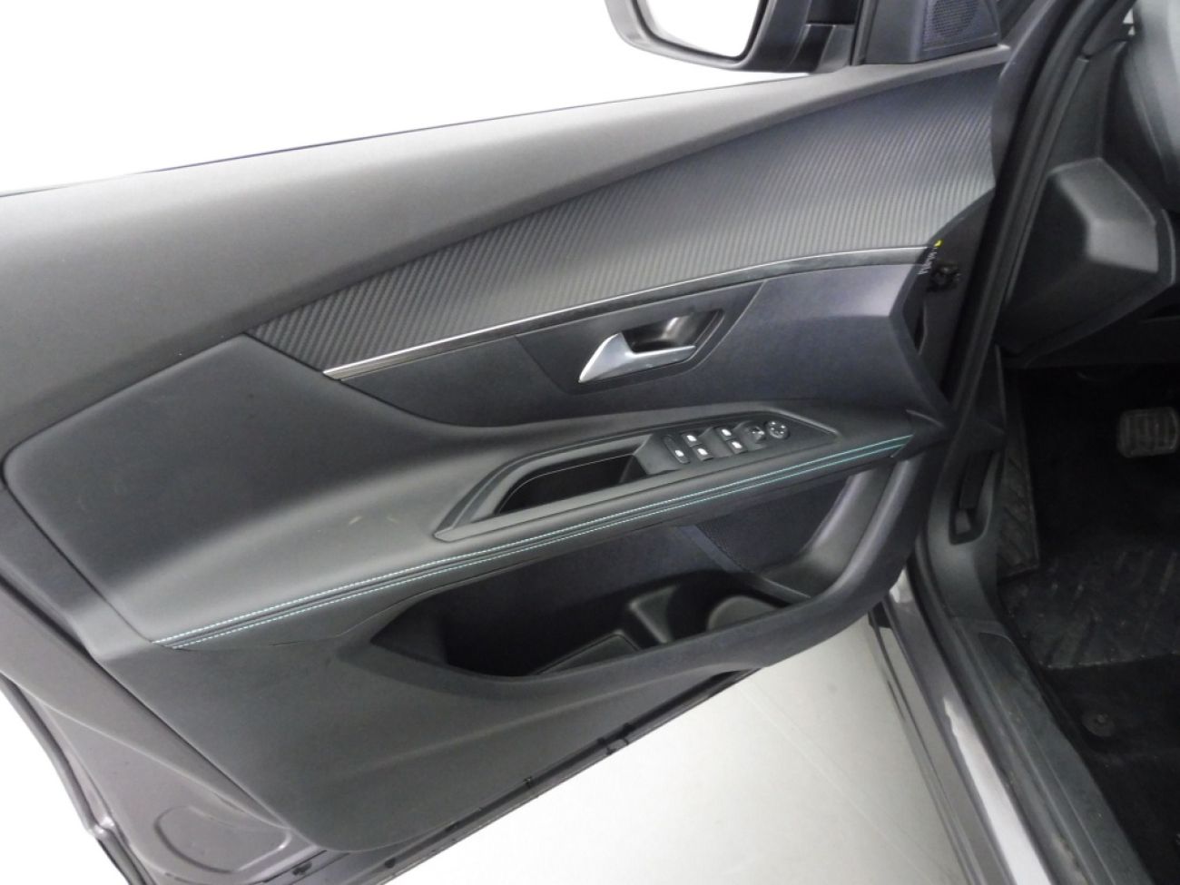 Mandataire PEUGEOT 5008 1.5 BLUEHDI 130CH S&S ALLURE PACK EAT8