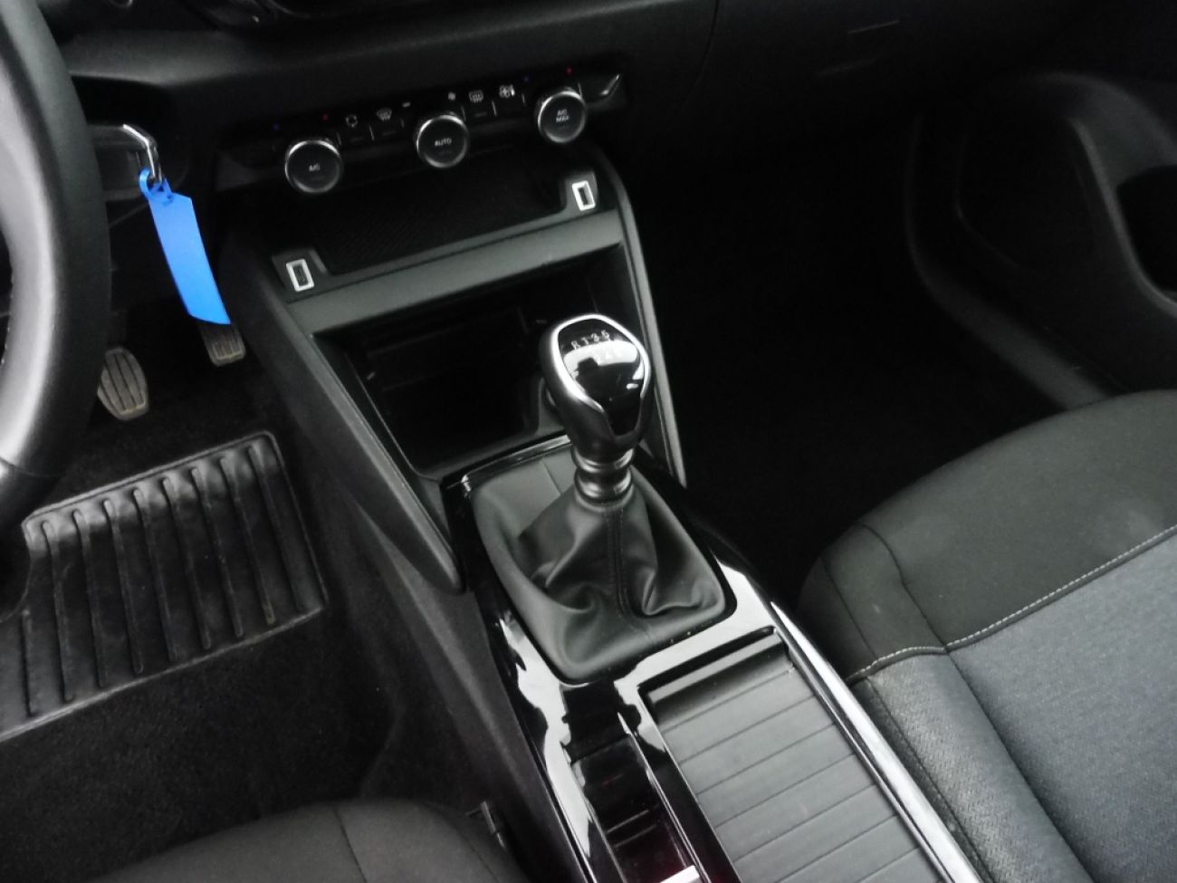 Mandataire Citroën C4 X 1.2 PURETECH 100 FEEL