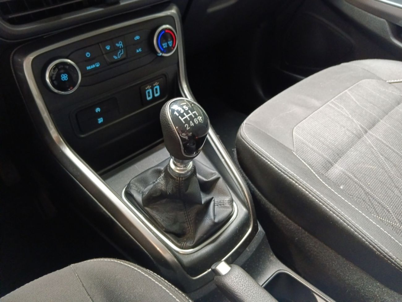Mandataire Ford ECOSPORT 1.0 ECOBOOST 100trend