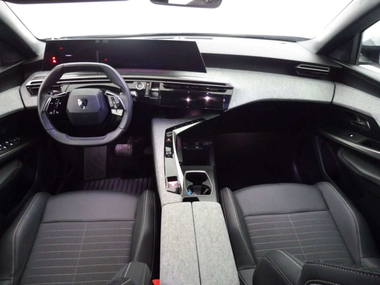 Mandataire PEUGEOT 3008 1.2 HYBRID 145CH ALLURE E-DCS6