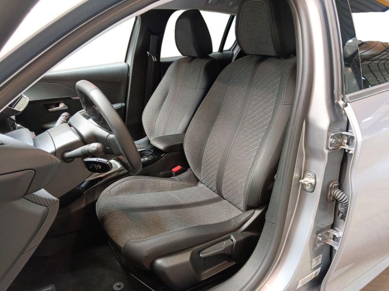 Mandataire PEUGEOT 208 1.2 100CH S&S ALLURE