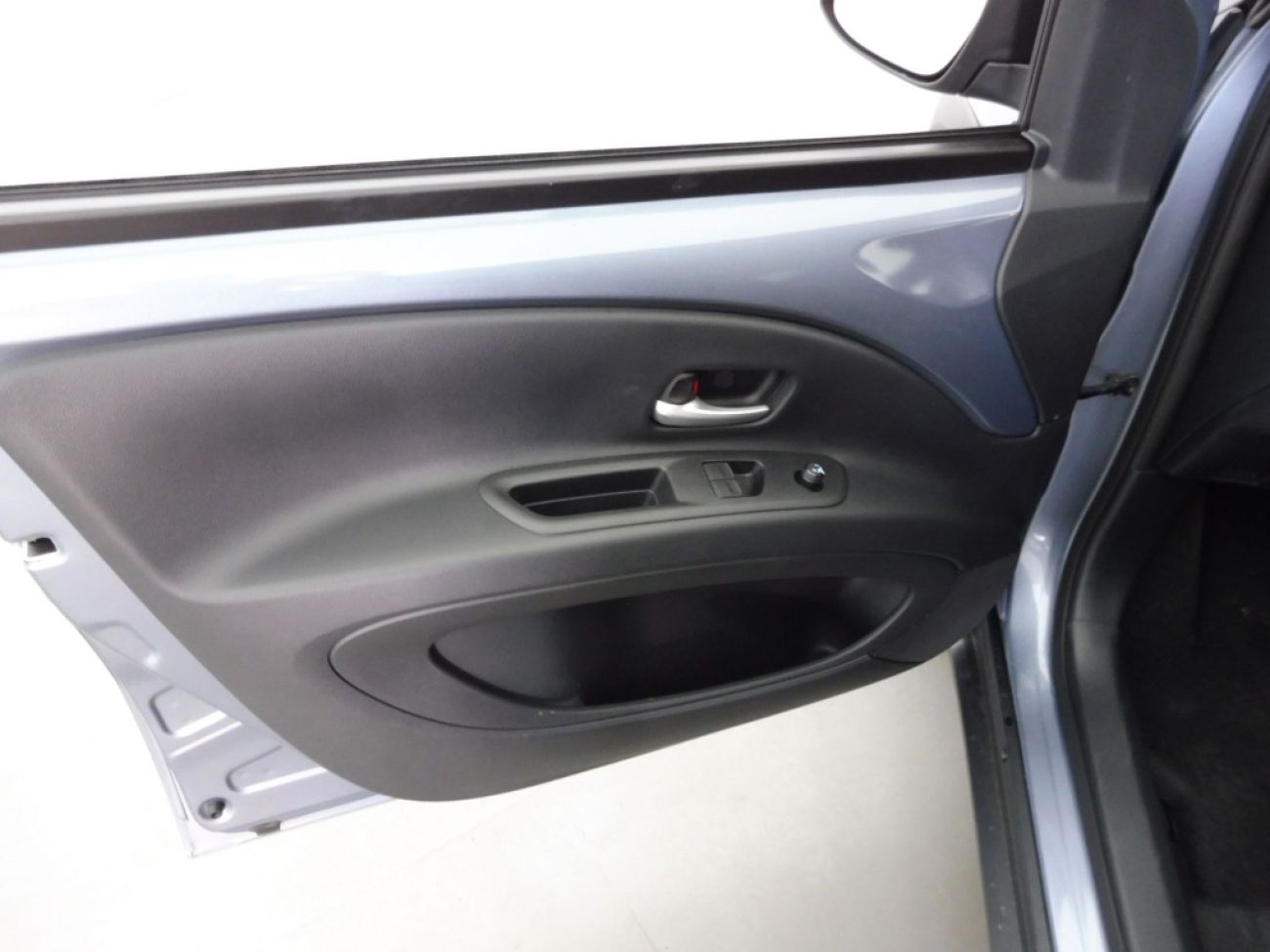 Mandataire TOYOTA AYGO X 1.0 VVT-I 72CH TEAM PLAYER