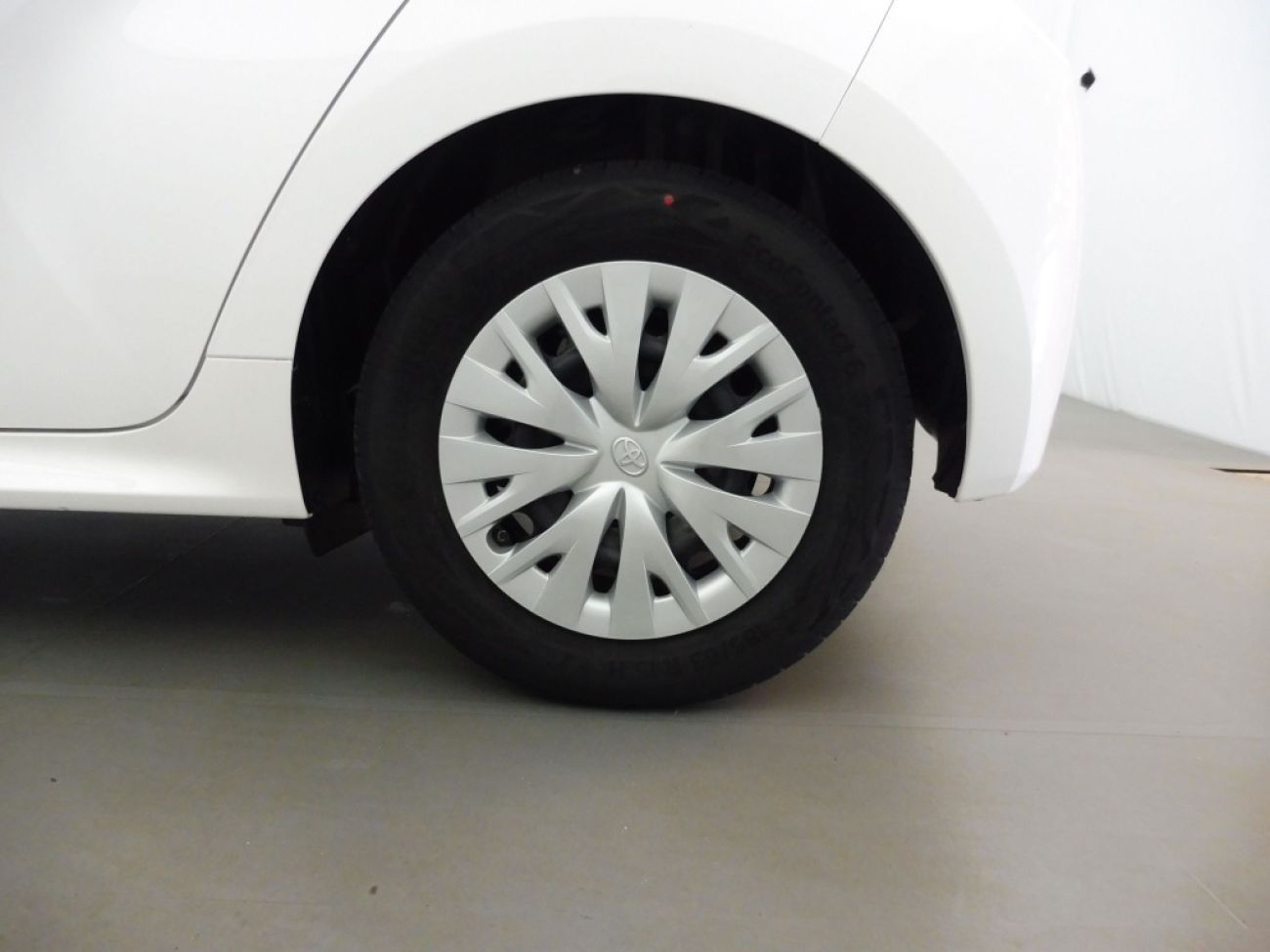 Mandataire TOYOTA YARIS 116H DYNAMIC 5P MC24