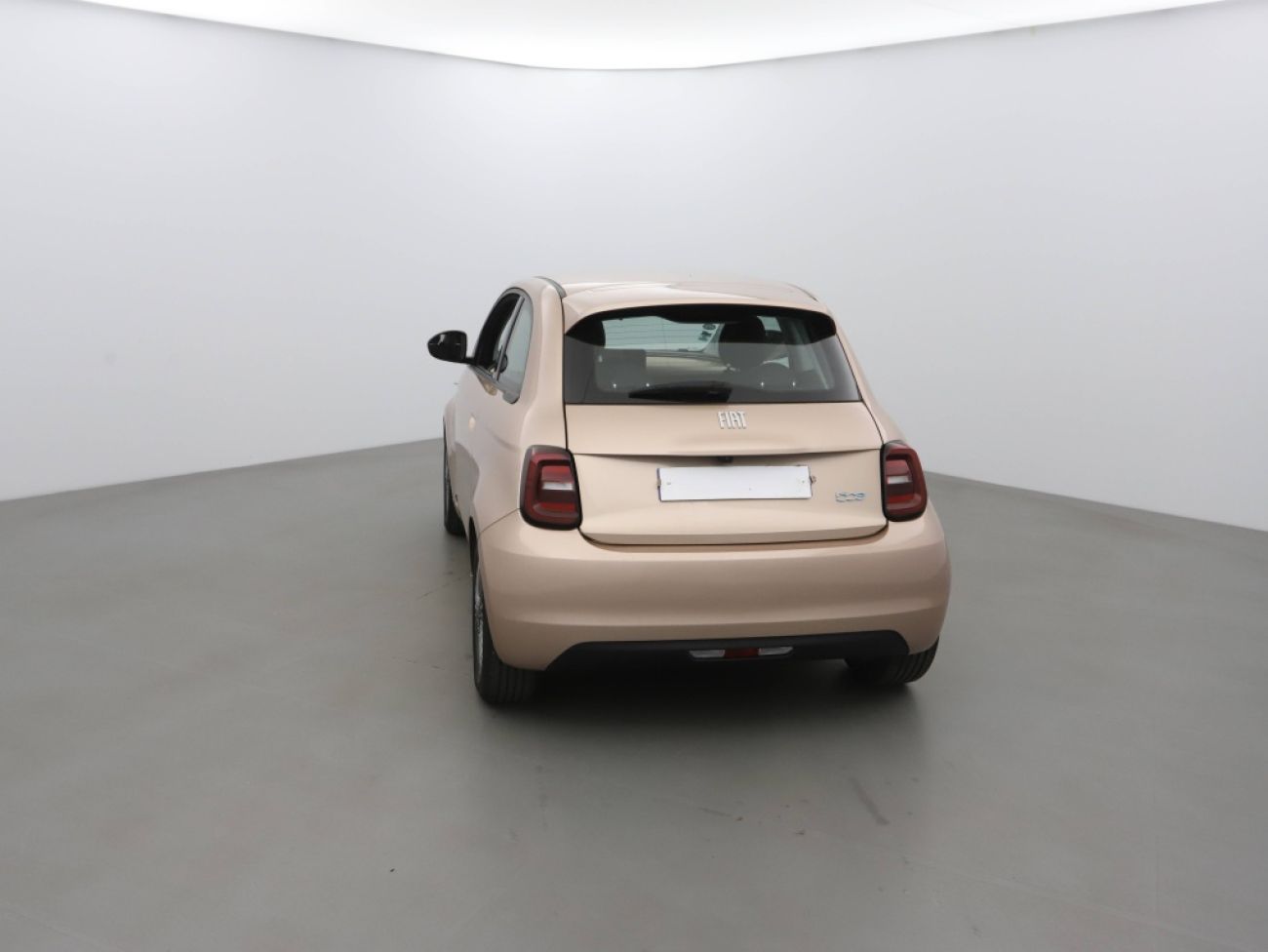 Mandataire FIAT 500 E 118CH ICONE
