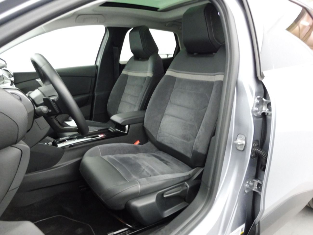 Mandataire Citroën C4 X BLUEHDI 130CH S&S SHINE PACK EAT8