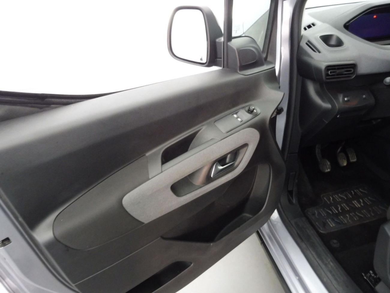 Mandataire PEUGEOT RIFTER TAILLE M - 1.5 BLUEHDI 100CH S&S ALLURE 5 PLACES