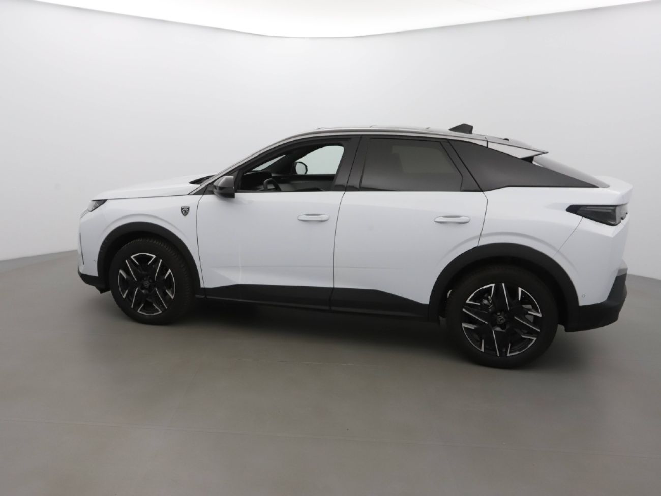 Mandataire PEUGEOT 3008 HYBRID 136CH GT E-DCS6