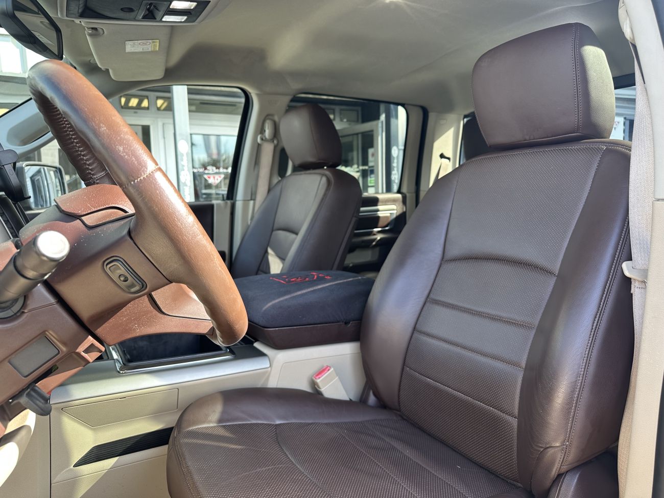 Mandataire DODGE RAM 1500 SLT DOUBLE CABINE 5.7 HEMI 395 BVA 4X4 4 PLACES PAS MALUS PAS ECOTAXE