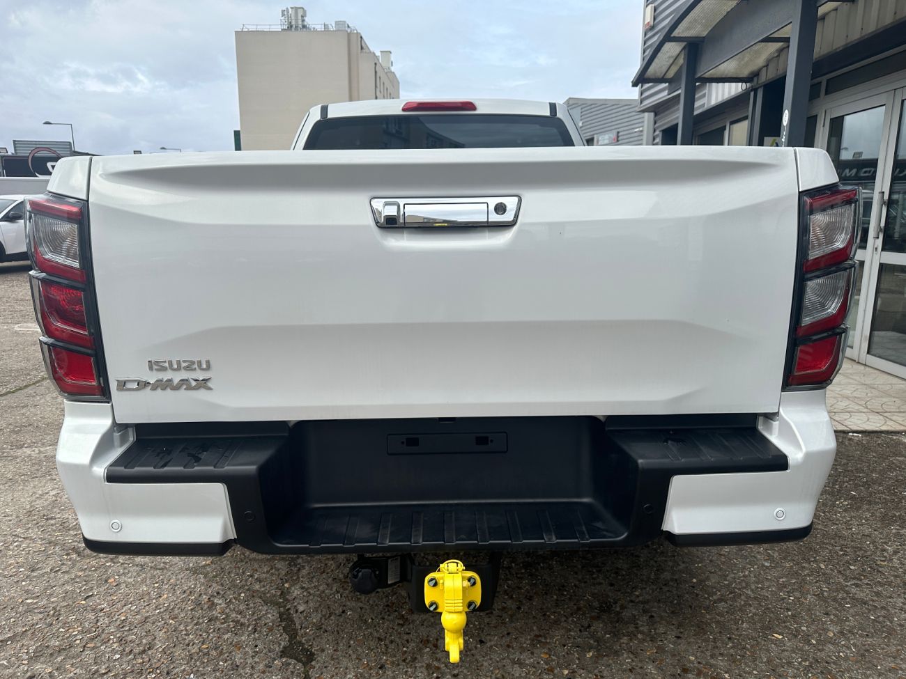 Mandataire ISUZU D-MAX N60 SPACE CAB 1.9 164 CH 4X4 BVA F+ 2P