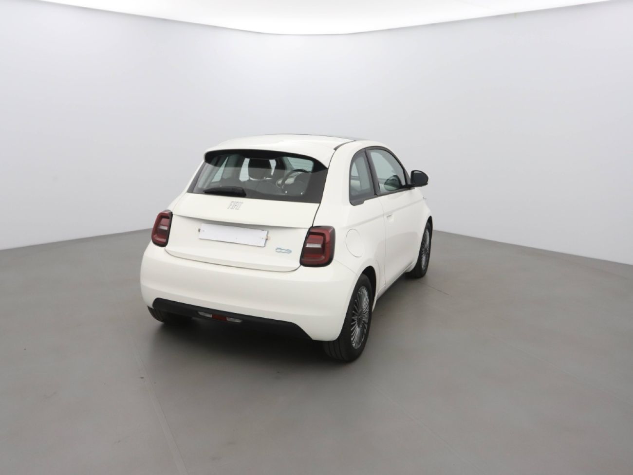 Mandataire FIAT 500 E 118CH ICONE