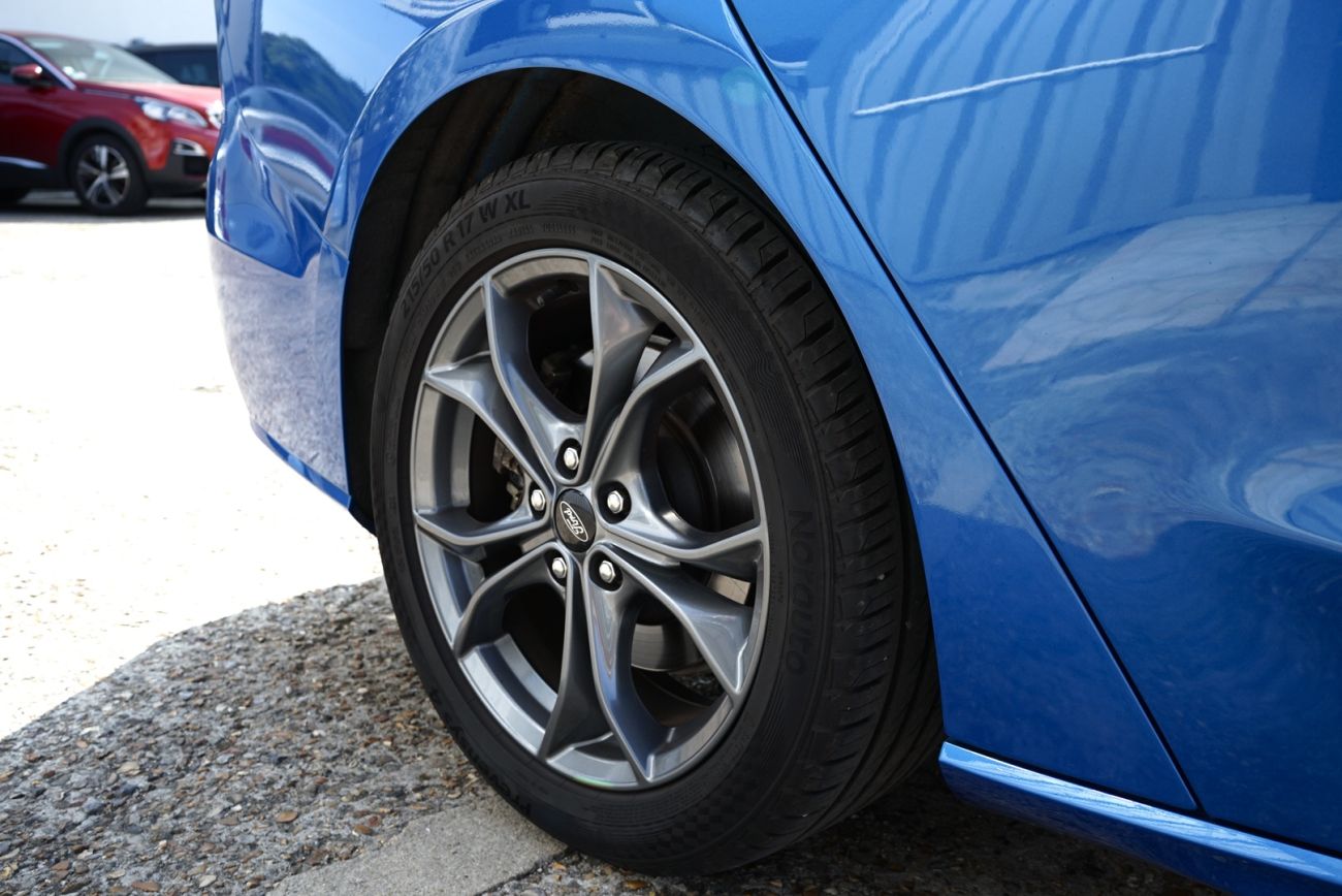 Mandataire Ford FOCUS SW 1.0 EcoBoost 125 S&S ST Line