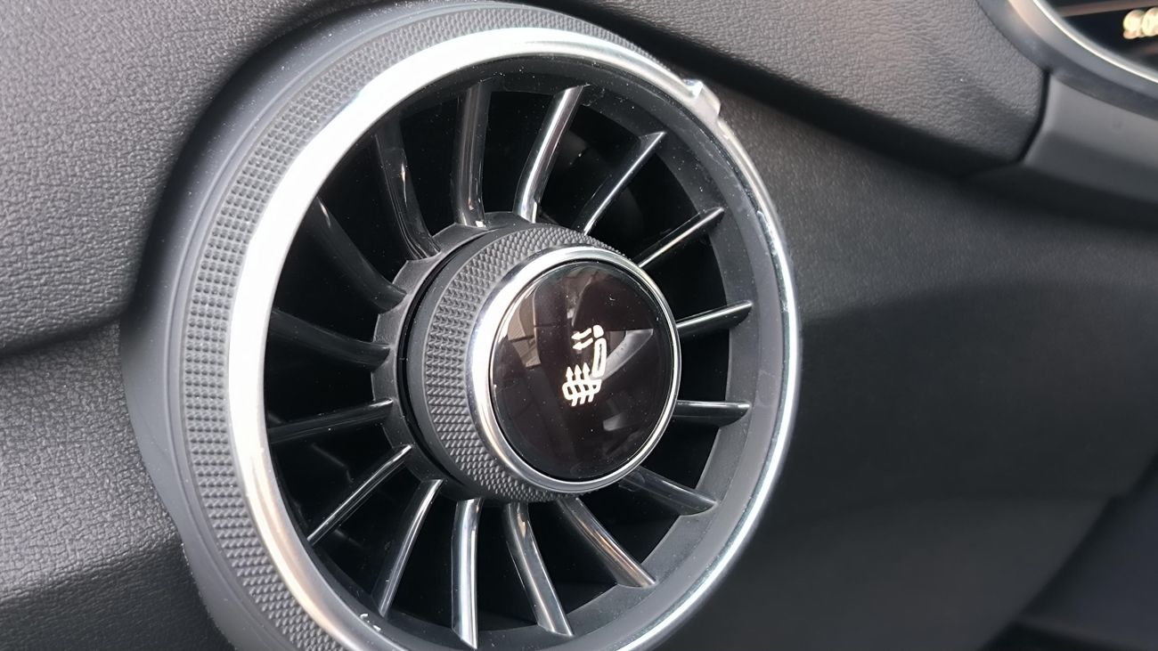 Mandataire AUDI TT ROADSTER 40 TFSI 197 S tronic 7 S line / JANTES 19 AUDI SPORT / Chauffage de nuque