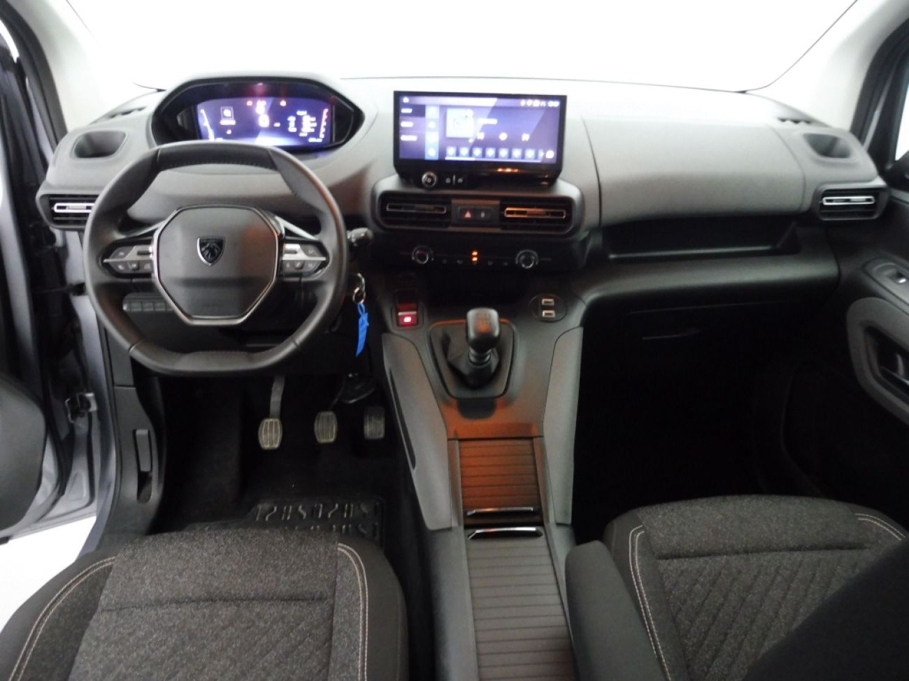 Mandataire PEUGEOT RIFTER TAILLE M - 1.5 BLUEHDI 100CH S&S ALLURE 5 PLACES