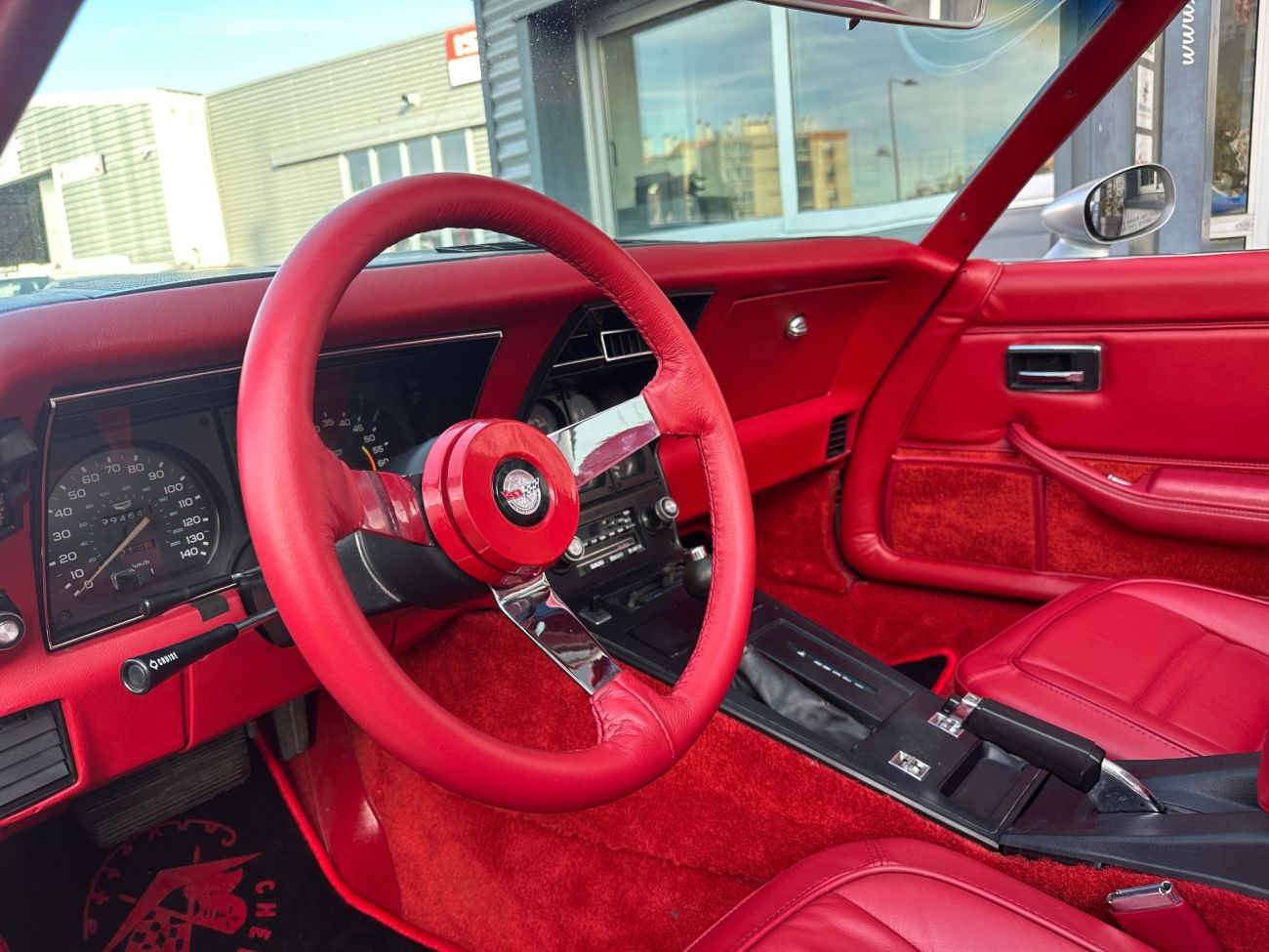 Mandataire CHEVROLET CORVETTE C3 T-TOP 25 TH ANNIVERSARY V8 350 L48