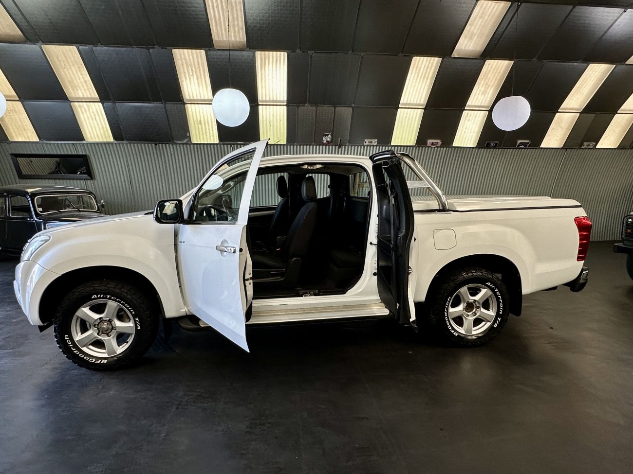 Mandataire ISUZU D-MAX 2.5 4X4 SPACE CAB SOLAR