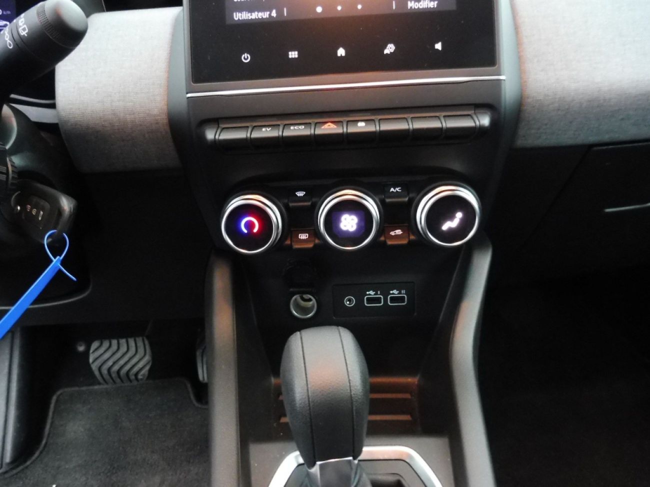 Mandataire RENAULT Clio 1.6 E-TECH 145CH FULL HYBRID EVOLUTION - 25
