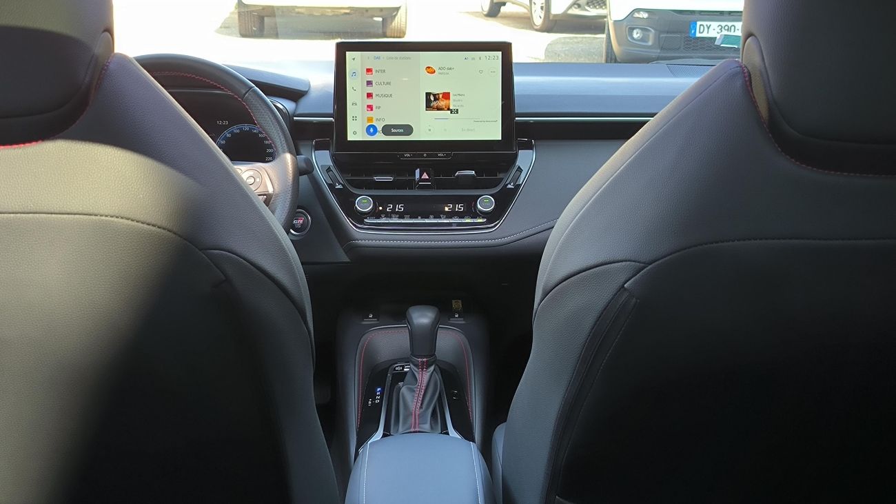 Mandataire TOYOTA COROLLA HYBRIDE 196ch GR Sport