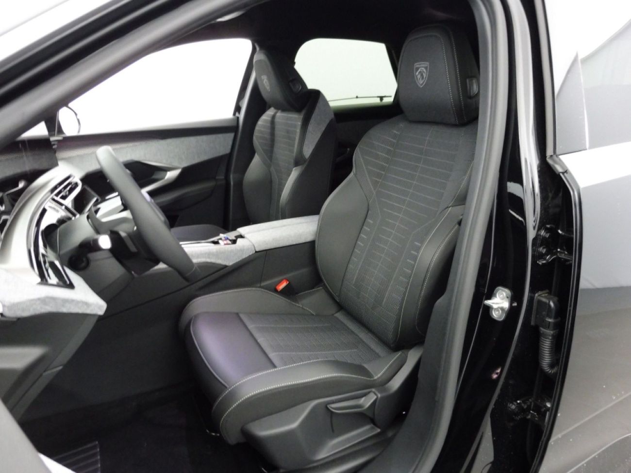 Mandataire PEUGEOT 3008 1.2 HYBRID 145CH GT E-DCS6