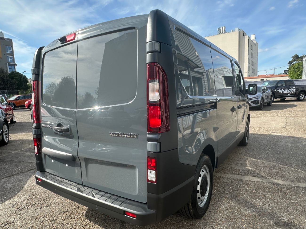 Mandataire RENAULT TRAFIC L1H1 ADVANCE 3T blue dci 150 auto