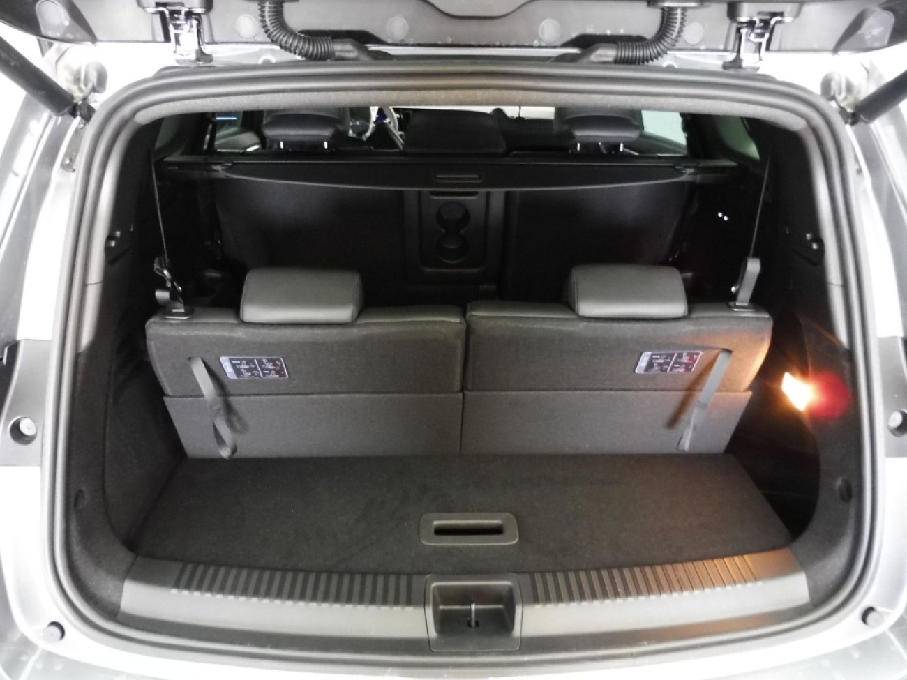 Mandataire RENAULT ESPACE VI 1.2 E-TECH FULL HYBRID 200CH ESPRIT ALPINE 7 PLACES - 24