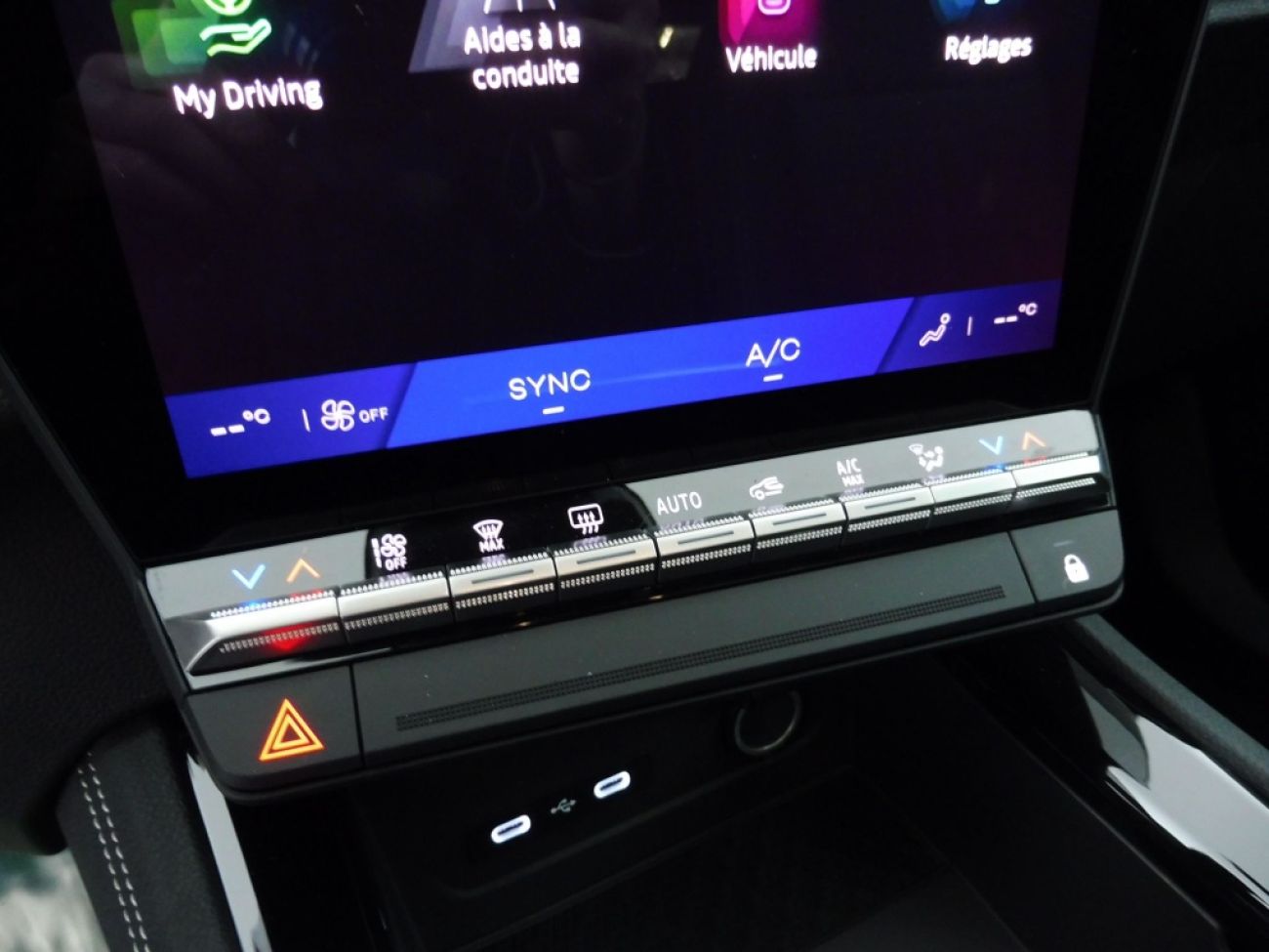 Mandataire RENAULT AUSTRAL 1.2 E-TECH FULL HYBRID 200CH TECHNO - 24